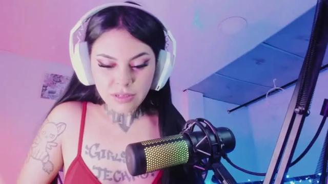 Image 6 of z_e_t_h_a Stream on Chaturbate on 15 months ago
