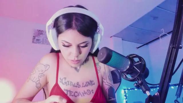 Image 7 of z_e_t_h_a Stream on Chaturbate on 15 months ago