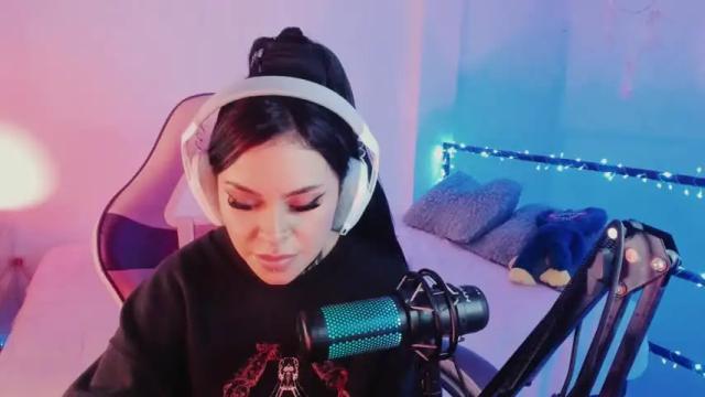 Image 11 of z_e_t_h_a Stream on Chaturbate on 15 months ago