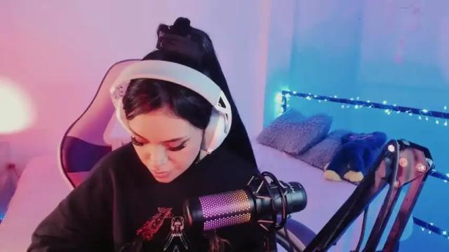 Image 12 of z_e_t_h_a Stream on Chaturbate on 15 months ago