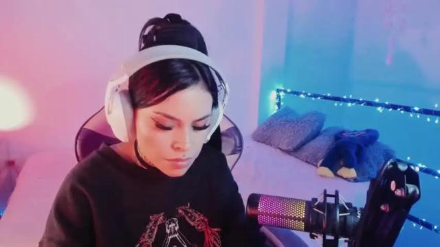 Image 6 of z_e_t_h_a Stream on Chaturbate on 15 months ago