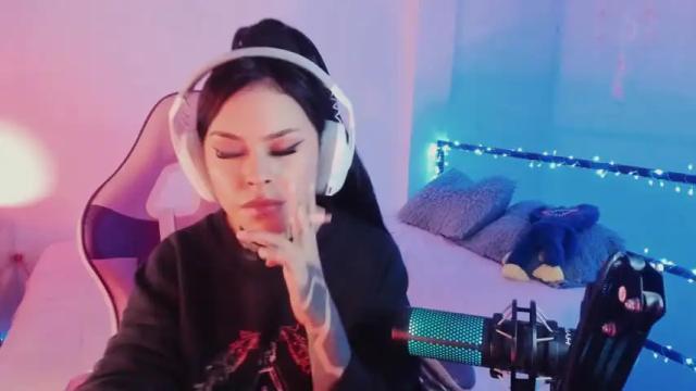 Image 7 of z_e_t_h_a Stream on Chaturbate on 15 months ago
