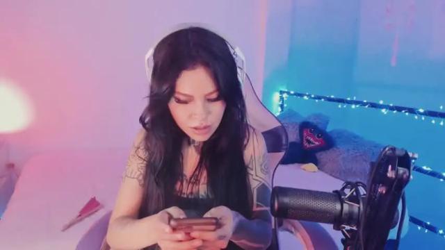 Image 4 of z_e_t_h_a Stream on Chaturbate on 15 months ago