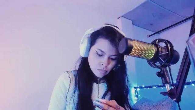 Image 3 of z_e_t_h_a Stream on Chaturbate on 15 months ago