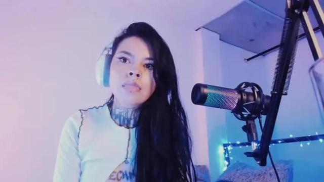Image 4 of z_e_t_h_a Stream on Chaturbate on 15 months ago