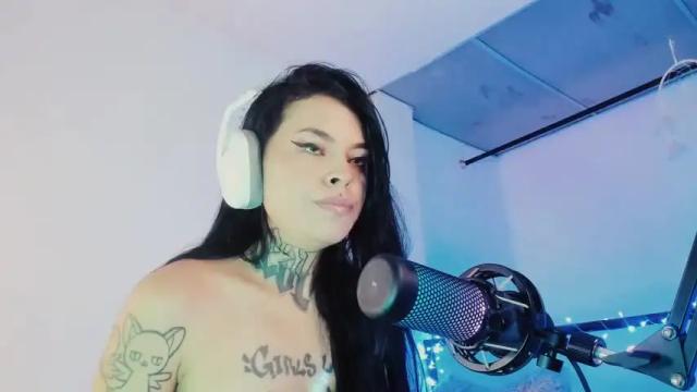 Image 2 of z_e_t_h_a Stream on Chaturbate on 15 months ago