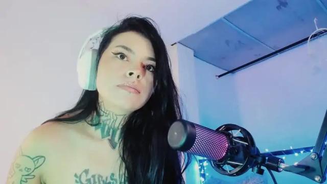 Image 4 of z_e_t_h_a Stream on Chaturbate on 15 months ago