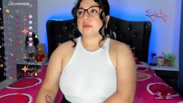 Image 6 of zafiira_1 Stream on Chaturbate on 13 months ago