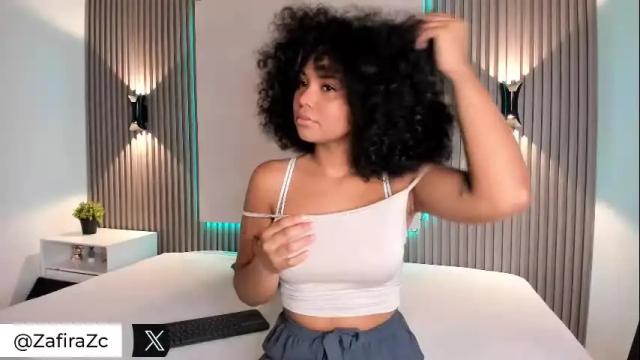 Image 3 of zafiiraa Stream on Chaturbate on 26 days ago