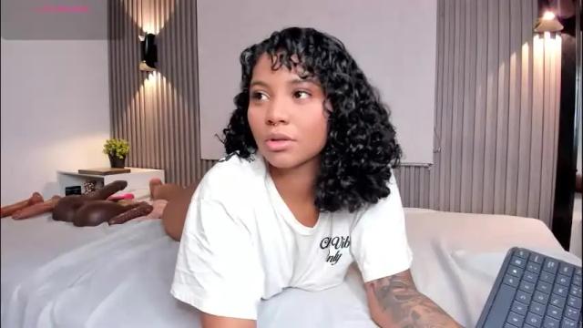 Image 11 of zafiiraa Stream on Chaturbate on 1 month ago