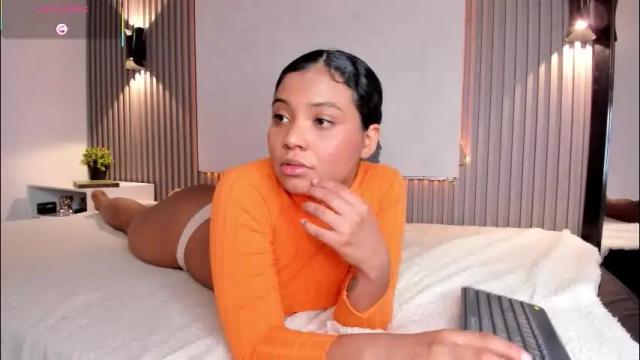 Image 10 of zafiiraa Stream on Chaturbate on 1 month ago