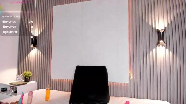 Image 2 of zafiiraa Stream on Chaturbate on 1 month ago
