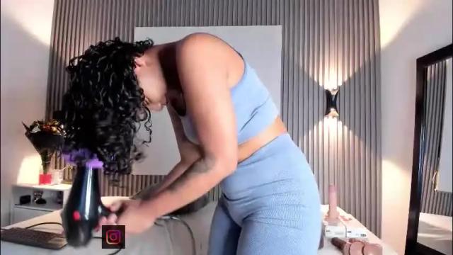 Image 12 of zafiiraa Stream on Chaturbate on 1 day ago