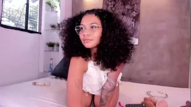 Image 6 of zafiiraa Stream on Chaturbate on 1 month ago