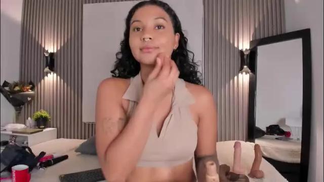 Image 3 of zafiiraa Stream on Chaturbate on 14 days ago