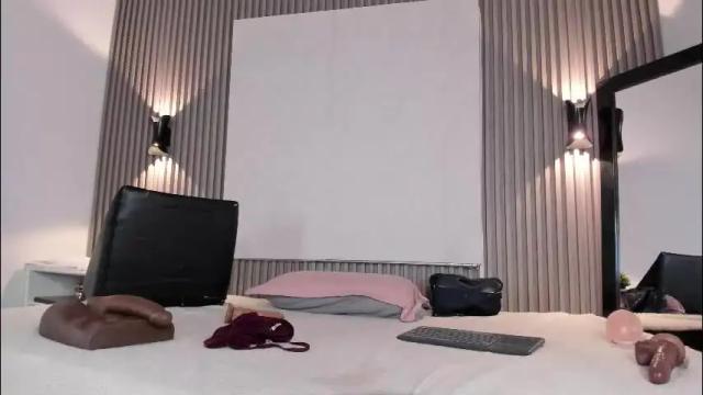 Image 6 of zafiiraa Stream on Chaturbate on 4 days ago