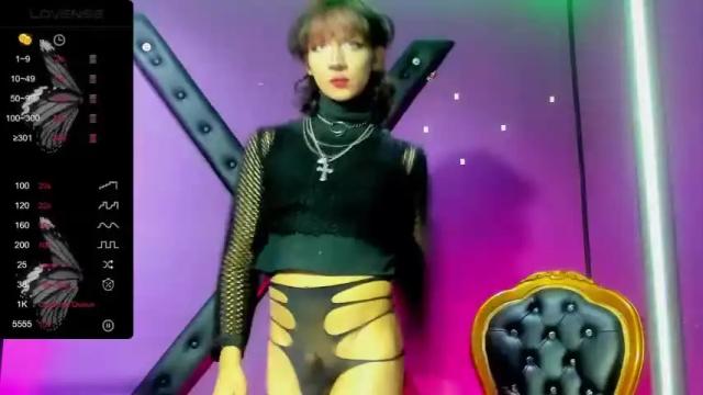 Image 12 of zafiro_enby Stream on Chaturbate on 17 months ago