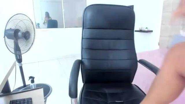Image 3 of zafiro_hottt_ Stream on Chaturbate on 16 months ago