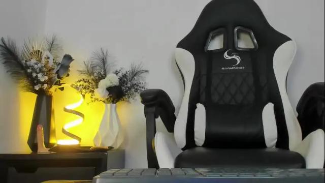 Image 4 of zafiro_winslow Stream on Chaturbate on 1 month ago