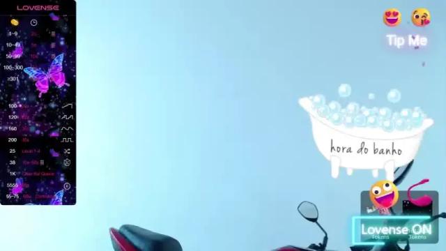 Image 4 of zafiro_wolf Stream on Chaturbate on 21 months ago