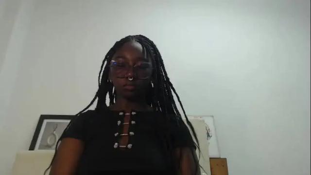 Image 3 of zahhysims Stream on Chaturbate on 8 months ago