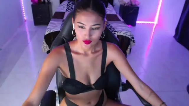 Image 4 of zaidafiore1 Stream on Chaturbate on 16 months ago