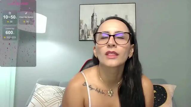 Image 2 of zairamiller Stream on Chaturbate on 13 months ago