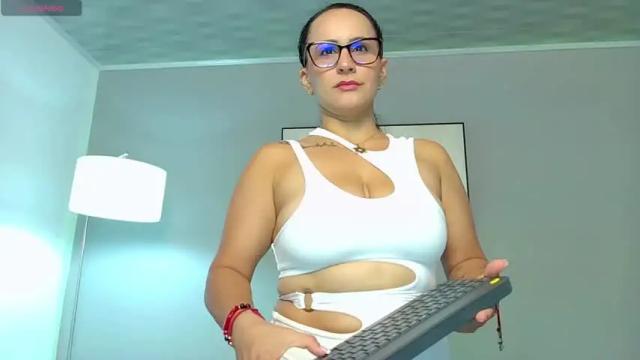 Image 10 of zairamiller Stream on Chaturbate on 13 months ago