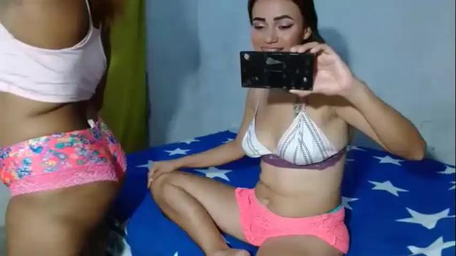 Image 4 of zammy_sara_dirtys Stream on Chaturbate on 15 months ago