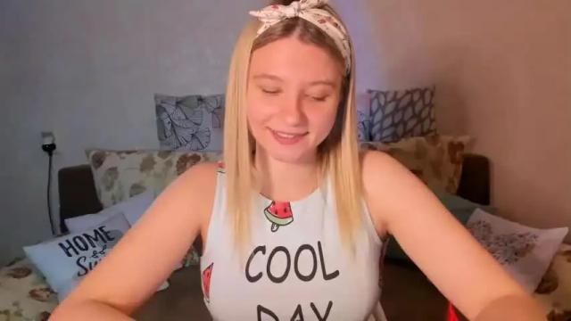Image 11 of zara_bloempje Stream on Chaturbate on 14 months ago