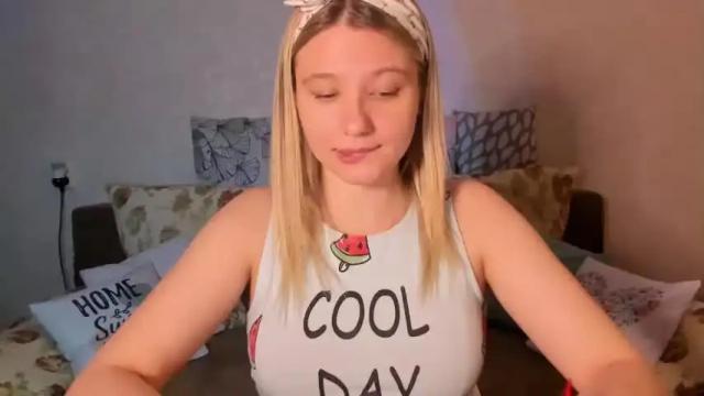 Image 2 of zara_bloempje Stream on Chaturbate on 14 months ago