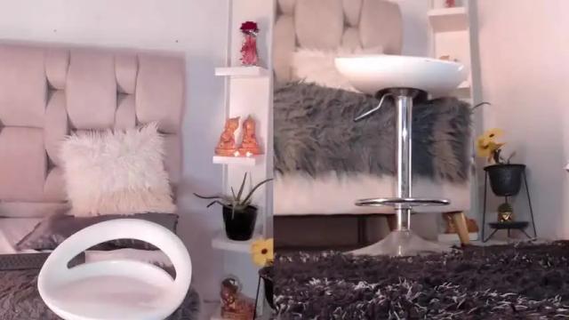 Image 12 of zara_jhonson Stream on Chaturbate on 17 months ago