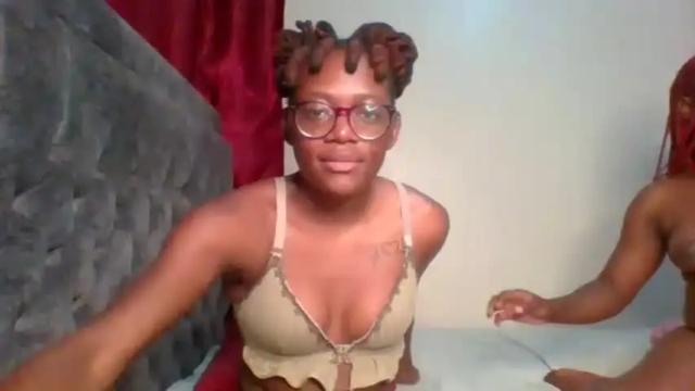 Image 2 of zara_lia Stream on Chaturbate on 17 months ago