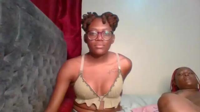 Image 3 of zara_lia Stream on Chaturbate on 17 months ago