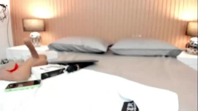Image 8 of zara_lopez Stream on Chaturbate on 2 months ago