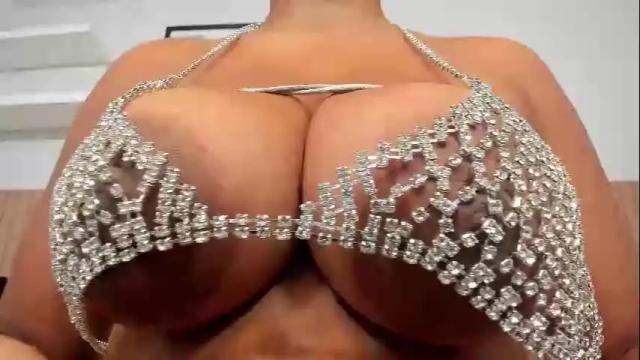 Image 11 of zara_lopez Stream on Chaturbate on 1 month ago