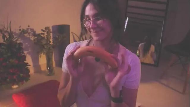 Image 8 of zarahlynch Stream on Chaturbate on 1 month ago
