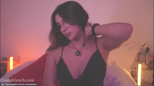 Image 2 of zarahlynch Stream on Chaturbate on 1 month ago