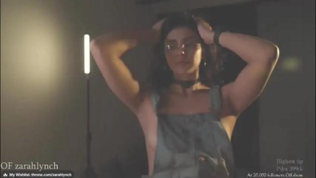 Image 2 of zarahlynch Stream on Chaturbate on 1 month ago