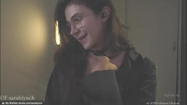 Image 4 of zarahlynch Stream on Chaturbate on 1 month ago