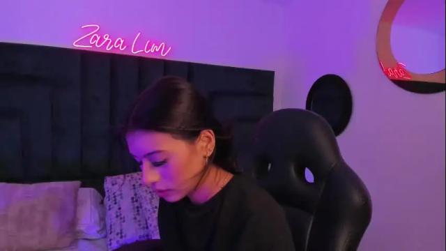 Image 4 of zaralim Stream on Chaturbate on 1 month ago