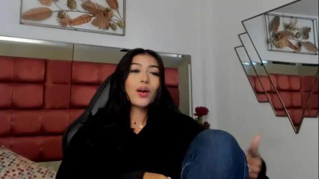 Image 8 of zaralim Stream on Chaturbate on 29 days ago
