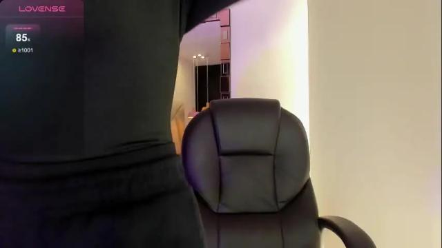 Image 7 of zaralim Stream on Chaturbate on 11 days ago