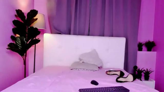 Image 10 of zarinats Stream on Chaturbate on 19 months ago