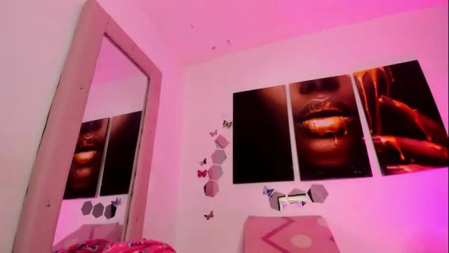 Image 6 of zaritha_li Stream on Chaturbate on 1 month ago