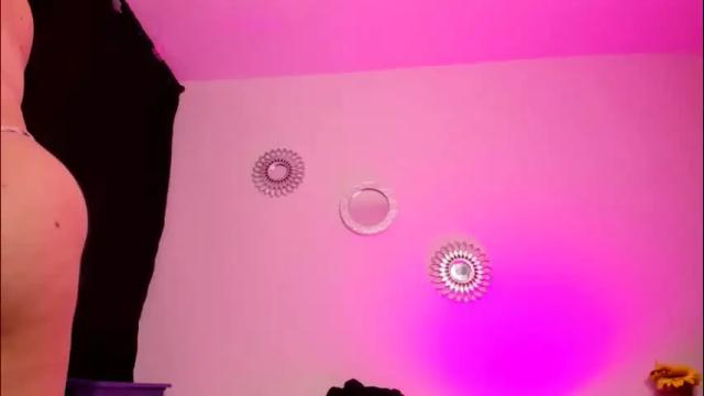 Image 3 of zaritha_li Stream on Chaturbate on 1 month ago