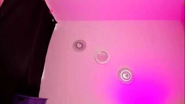 Image 4 of zaritha_li Stream on Chaturbate on 1 month ago