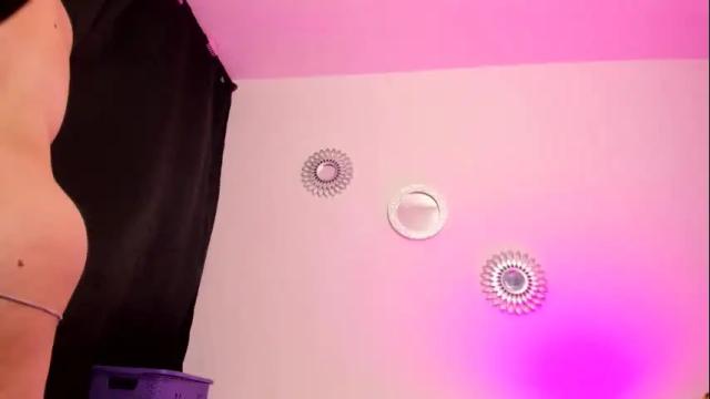 Image 6 of zaritha_li Stream on Chaturbate on 1 month ago