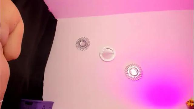 Image 6 of zaritha_li Stream on Chaturbate on 1 month ago