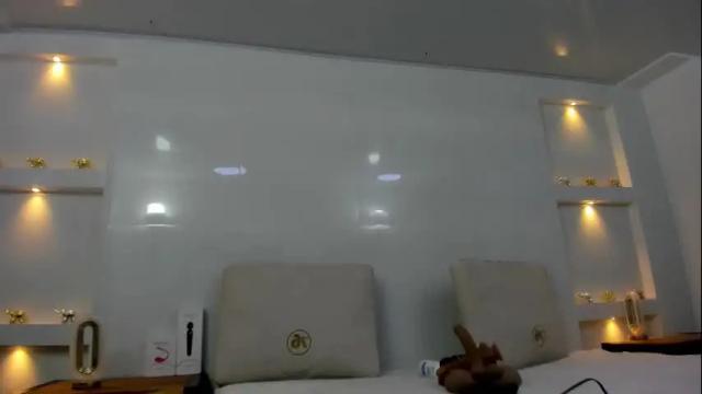 Image 2 of zenda_evans Stream on Chaturbate on 1 month ago